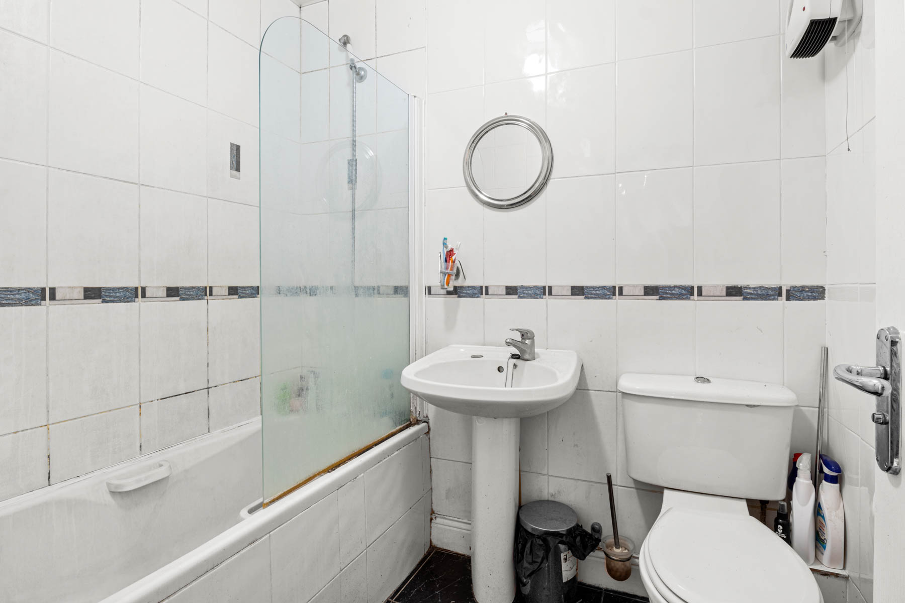 MAIN WC