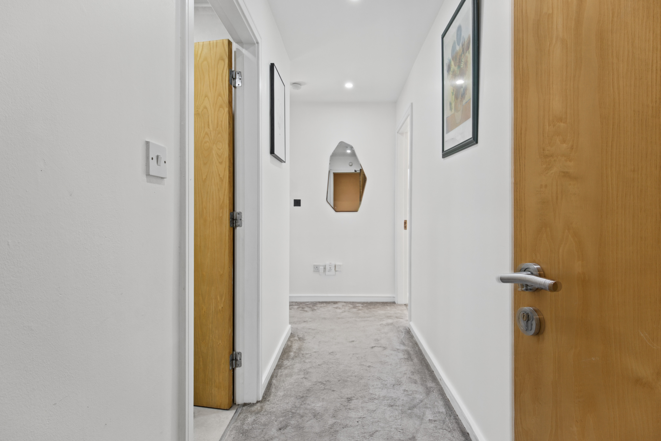 Hall(1)